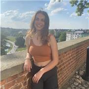 Étudiante à sciences po Grenoble, je suis disponible pour aider pour le soutien scolaire niveau primaire, collège à prix abordable